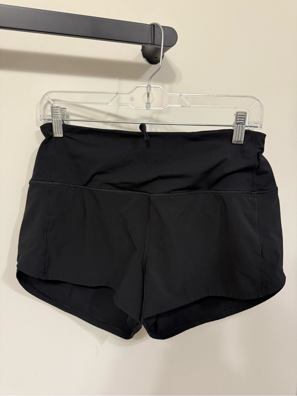 Women's Black Soeed up lululemon Shorts